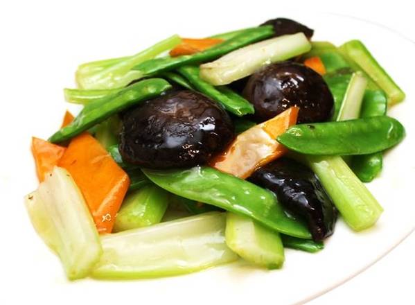Snow Peas and Chinese Mushroom雪豆冬菇